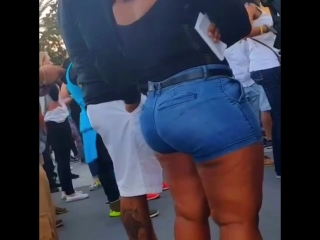 amazing booty in jeans shorts